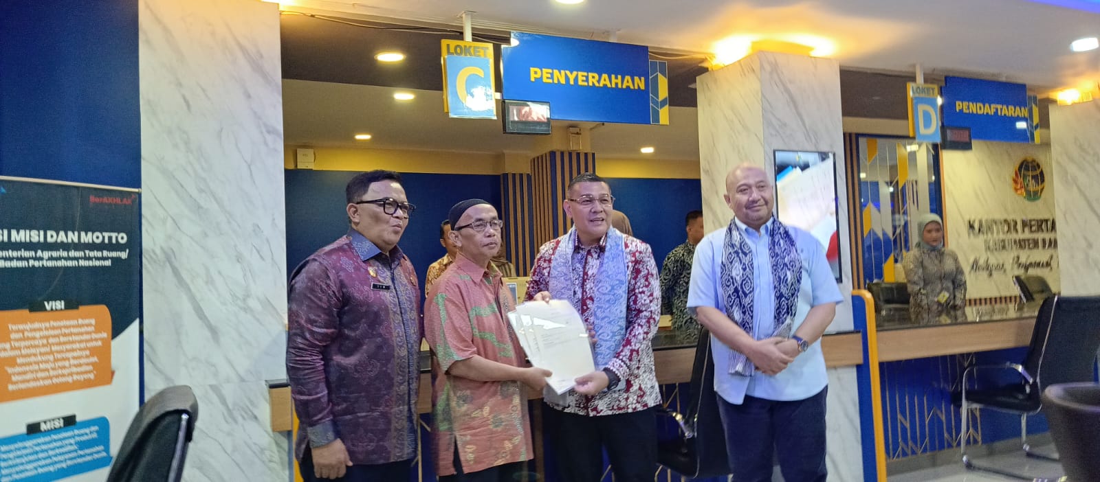 Wamen ATR/BPN Tinjau Pelayanan dan Percepatan Tunggakan Sertifikat di Kabupaten Bandung