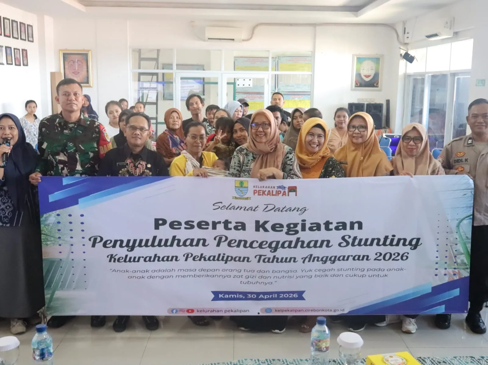 Babinsa Pekalipan Gelar Penyuluhan Pencegahan Stunting dan Pembagian Makanan Bergizi