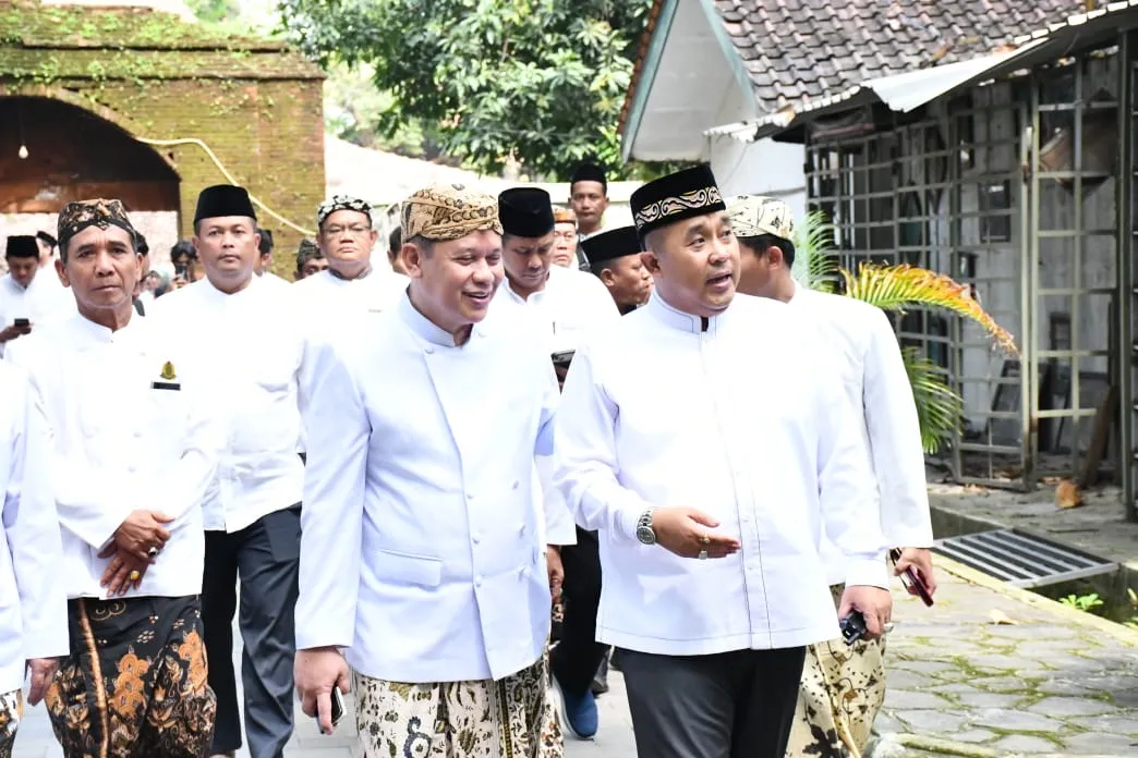 Kapolresta Cirebon Ikuti Napak Tilas Hari Jadi ke-544, Teguhkan Sinergi dan Pelestarian Sejarah