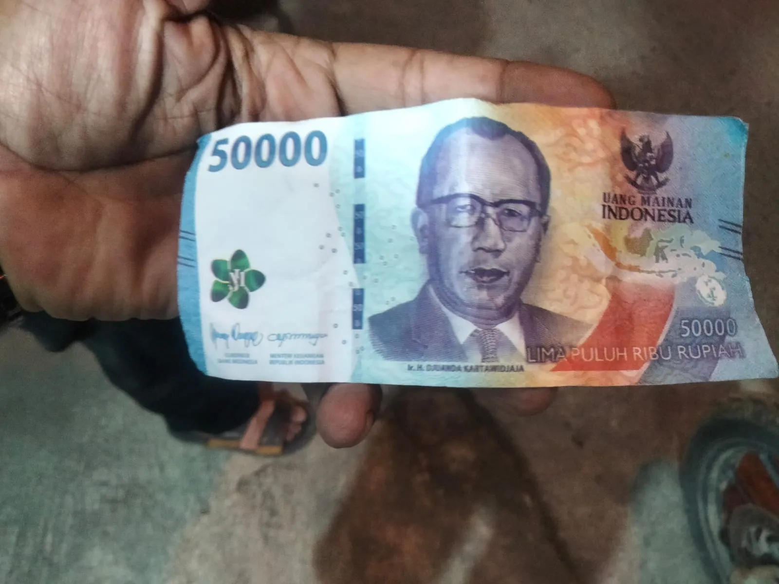 Seorang Penjual Bakso Keliling Menjadi Korban Uang Palsu